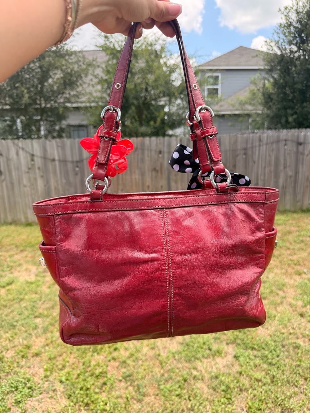 SOLD Coach East West Red Patent Leather Gallery Tote 2009 Vintage Y2K 💋 - Picture 7 of 13
